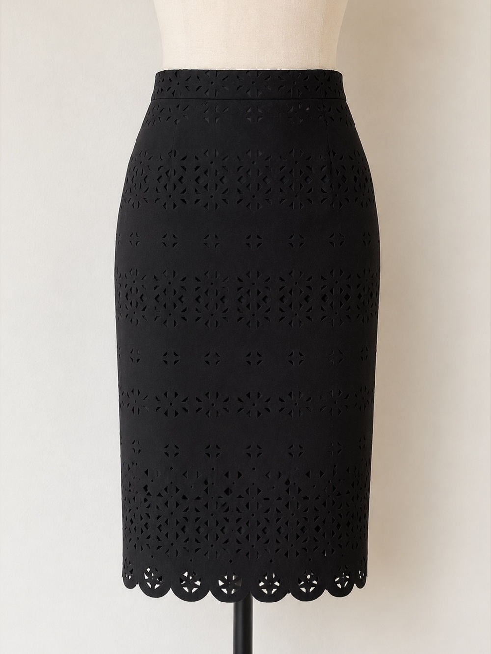 Banana Republic Laser Cut Pencil Skirt Black Scalloped Hem Size 4